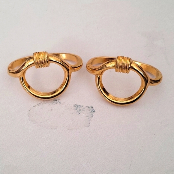 2 Vintage Goldtone Italy Napkin Rings - Picture 1 of 3